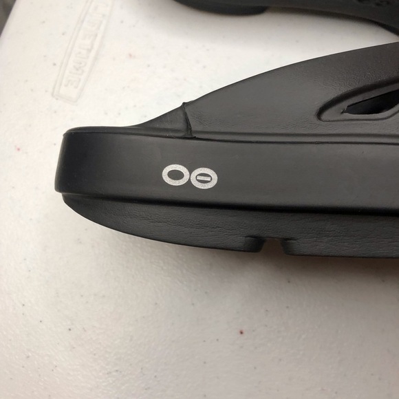 OOFOS Black Original Recovery Comfort Sandals W9/M7 Rubber Thong - Picture 4 of 6